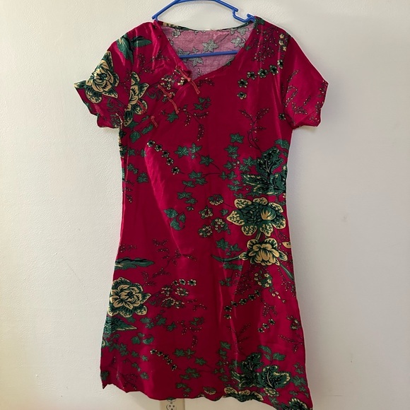 Vibrant Floral Mini Dress in Red and Green - Picture 1 of 4